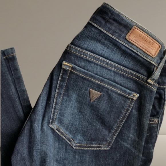 Guess Mid Rise Boot Jeans - Picture 1 of 6